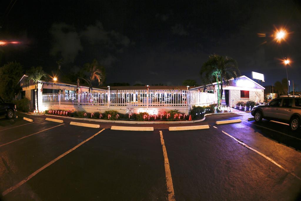 Adobe Hacienda Motel Hollywood Eksteriør billede