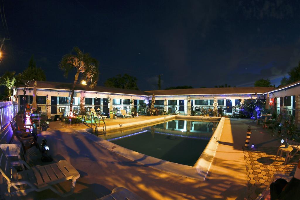 Adobe Hacienda Motel Hollywood Eksteriør billede