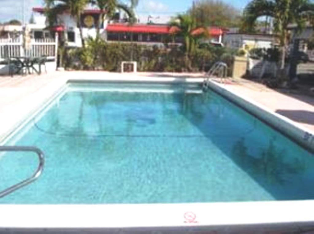 Adobe Hacienda Motel Hollywood Eksteriør billede