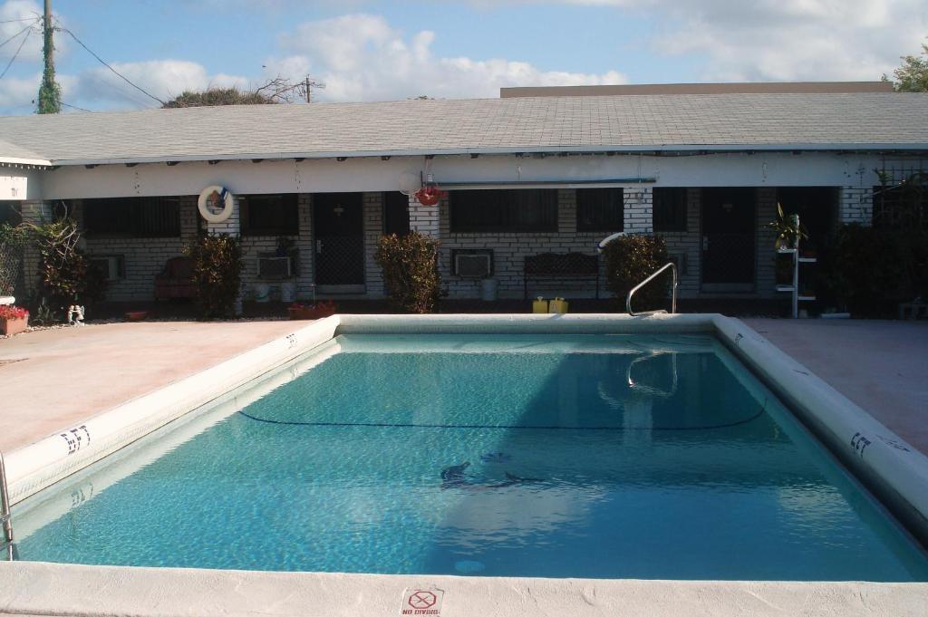 Adobe Hacienda Motel Hollywood Eksteriør billede